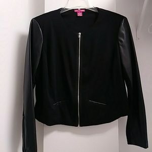 Black cotton jacket w/faux leather sleeves